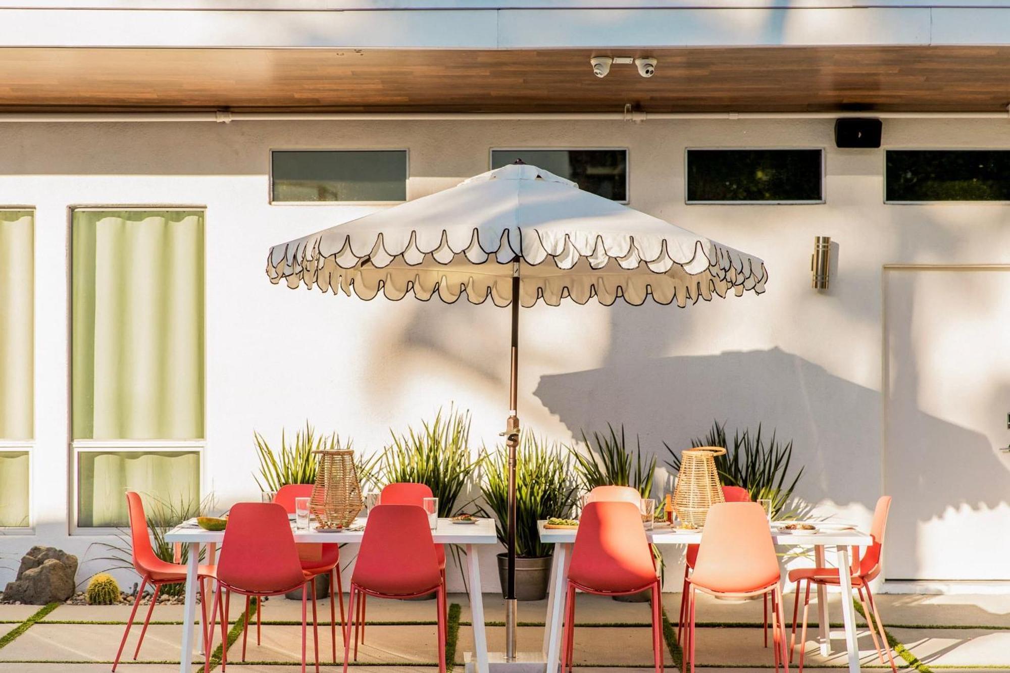 The Wesley Hotel By Avantstay Retro Spacious W Bbq Pool Spa Palm Springs Exteriör bild