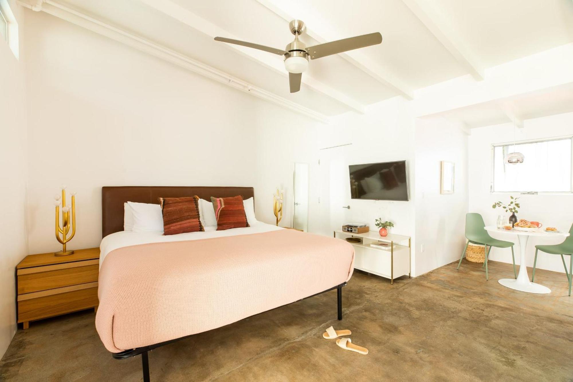 The Wesley Hotel By Avantstay Retro Spacious W Bbq Pool Spa Palm Springs Exteriör bild