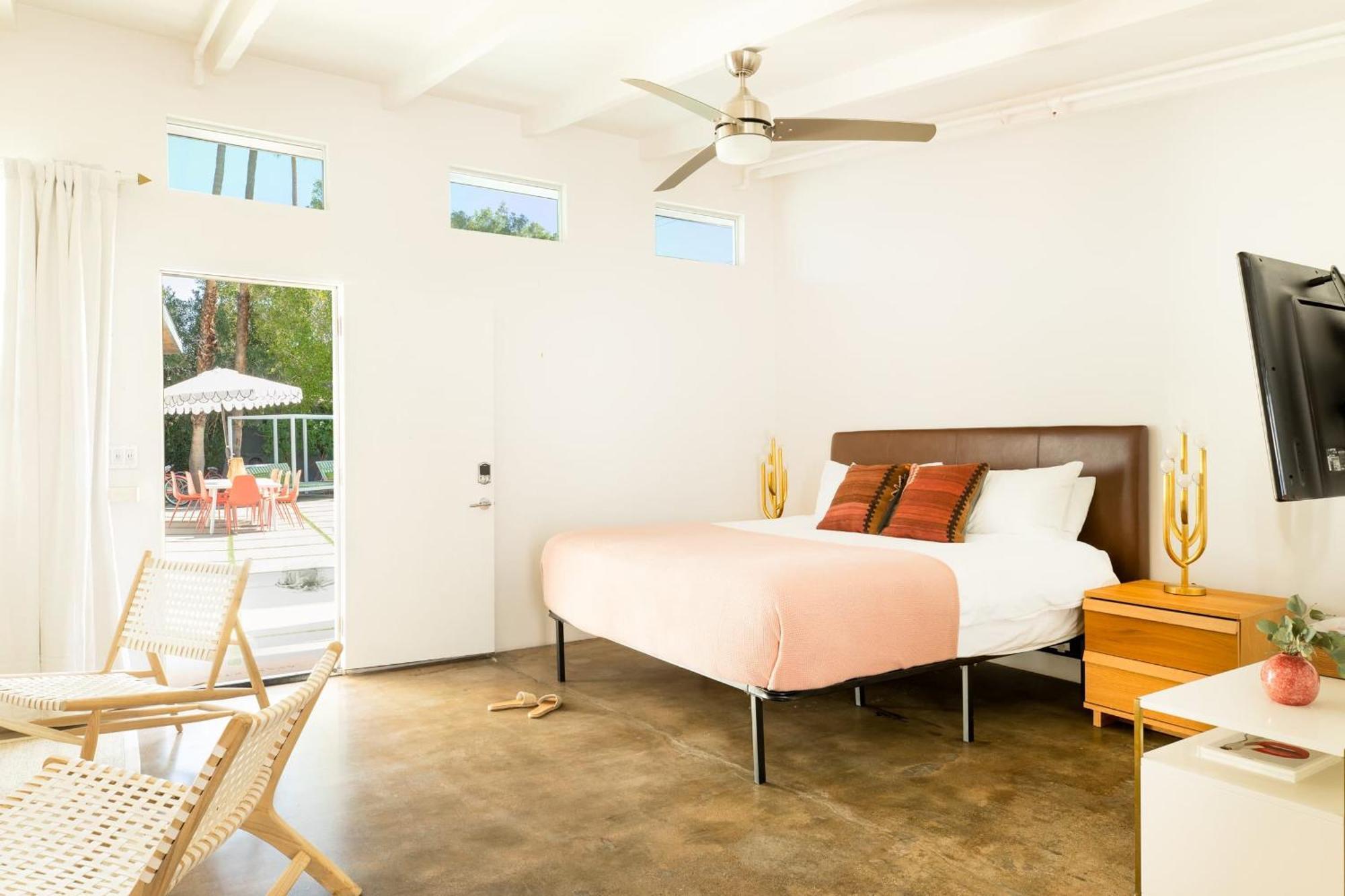 The Wesley Hotel By Avantstay Retro Spacious W Bbq Pool Spa Palm Springs Exteriör bild